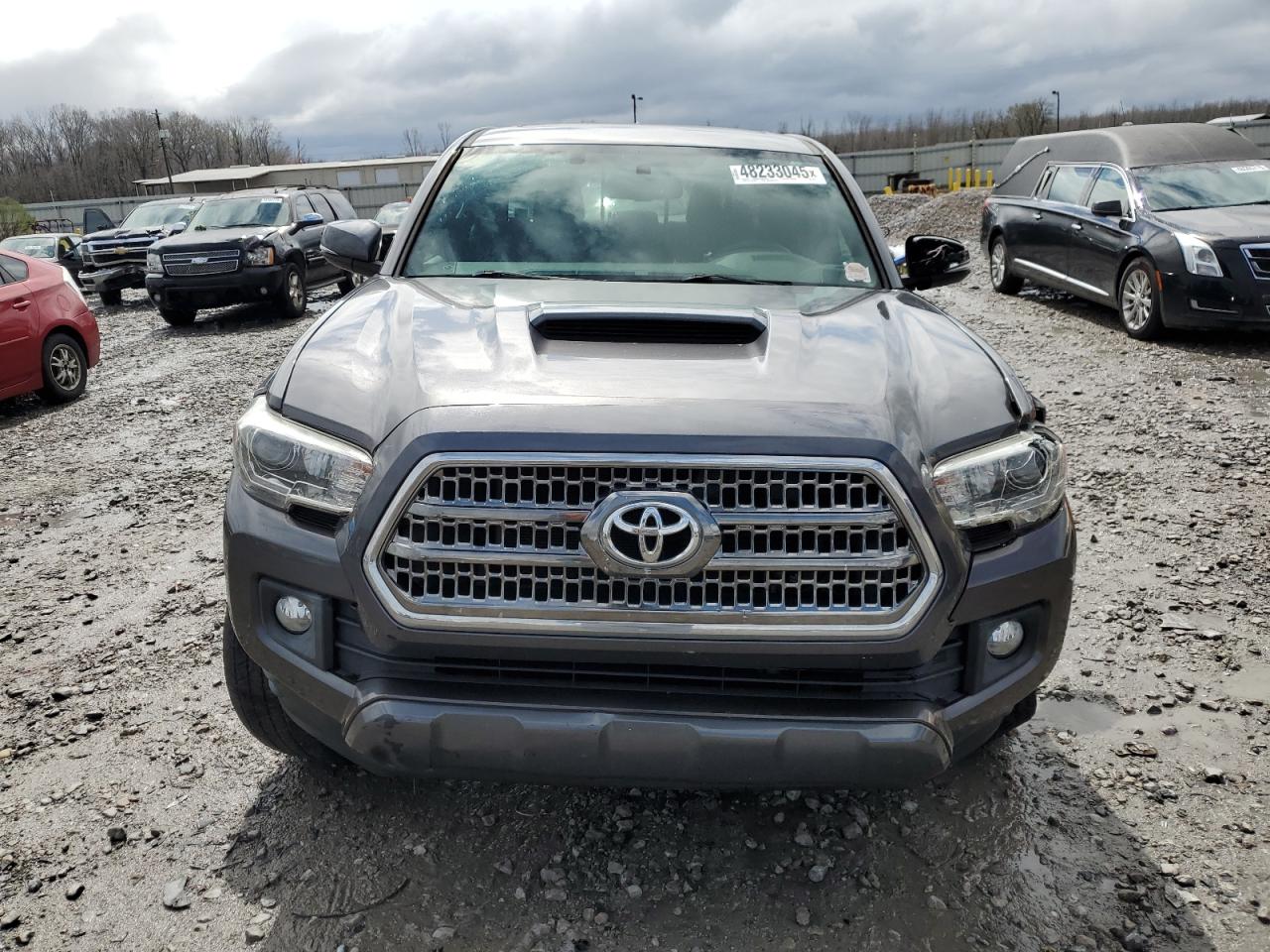 2017 Toyota Tacoma - Image 5