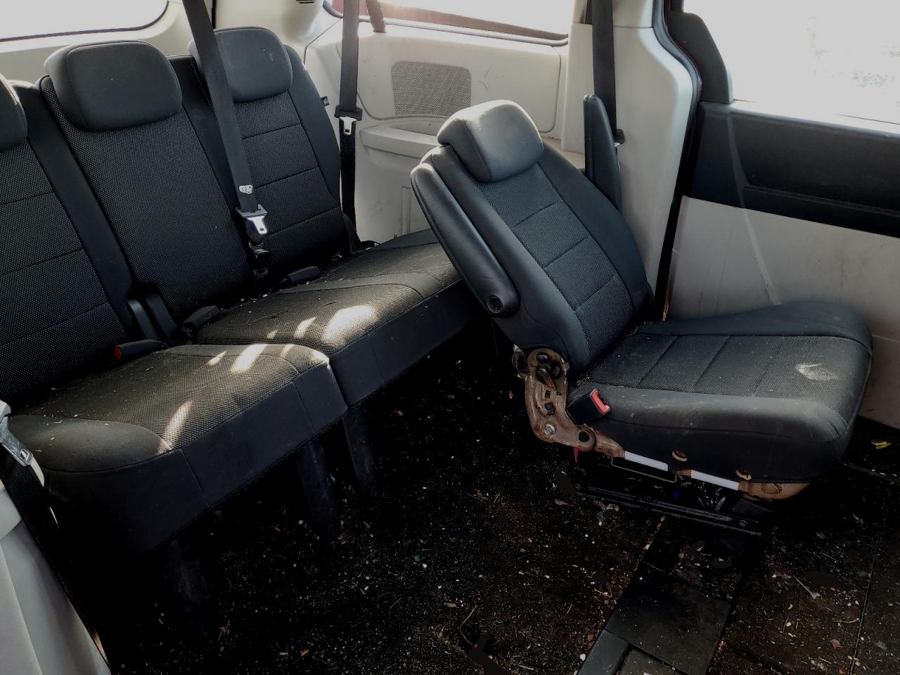 2009 Dodge Caravan - Image 11