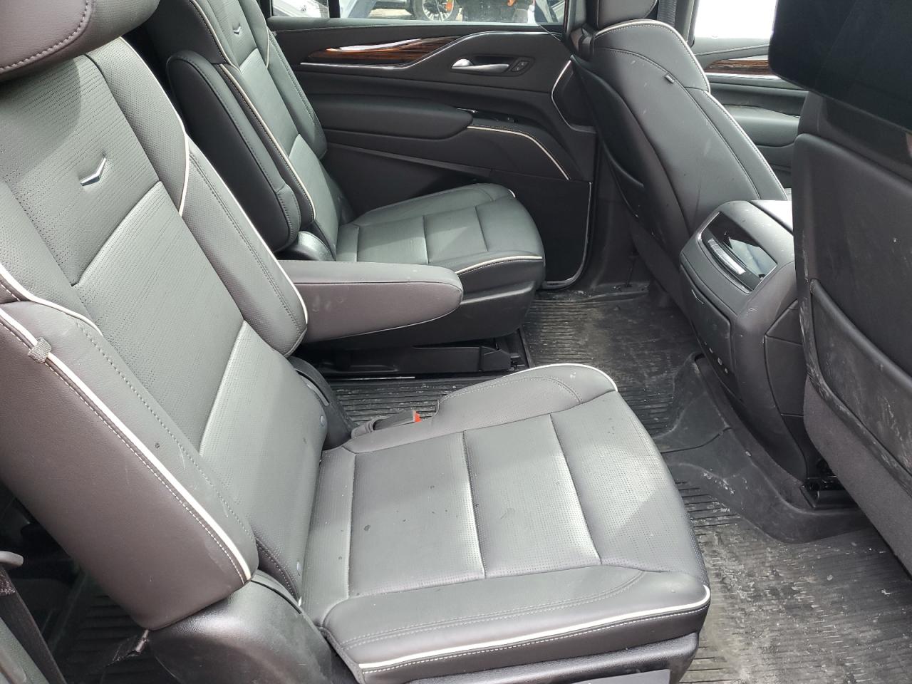 2023 Cadillac Escalade - Image 11