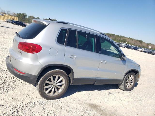  VOLKSWAGEN TIGUAN 2017 Srebrny