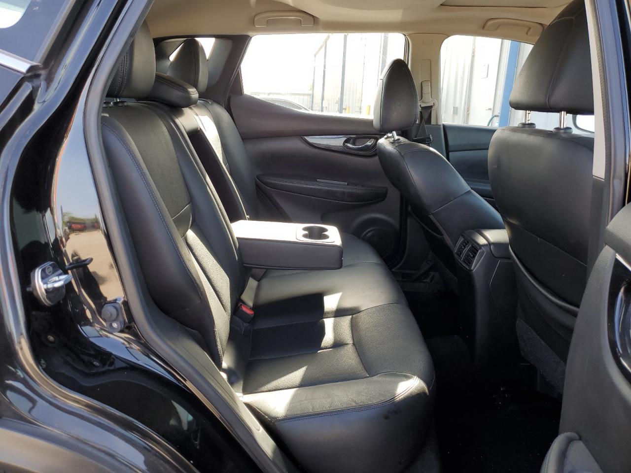 JN1BJ1CP9HW015340 NISSAN ROGUE 2017