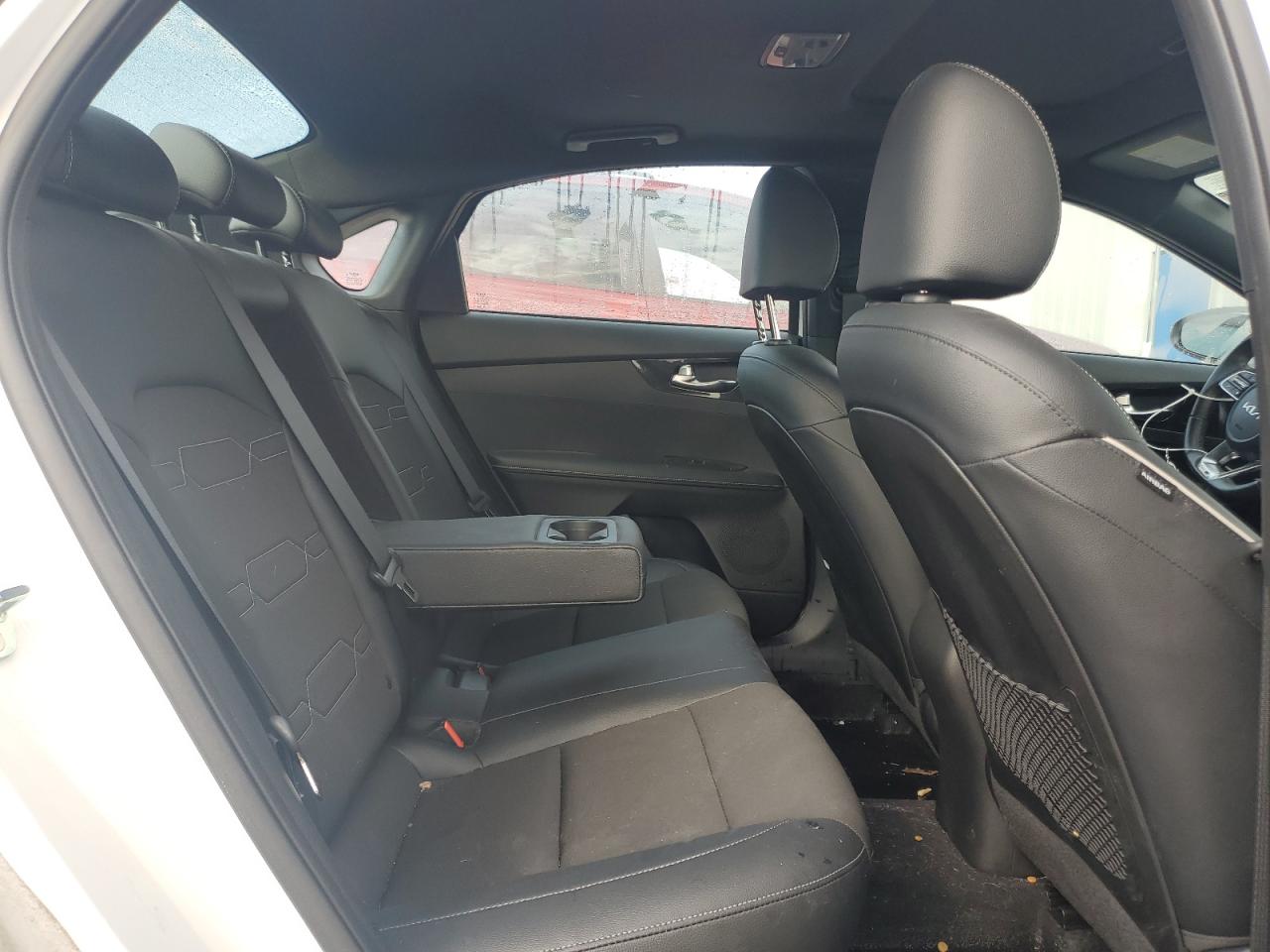 2023 Kia Forte - Image 10