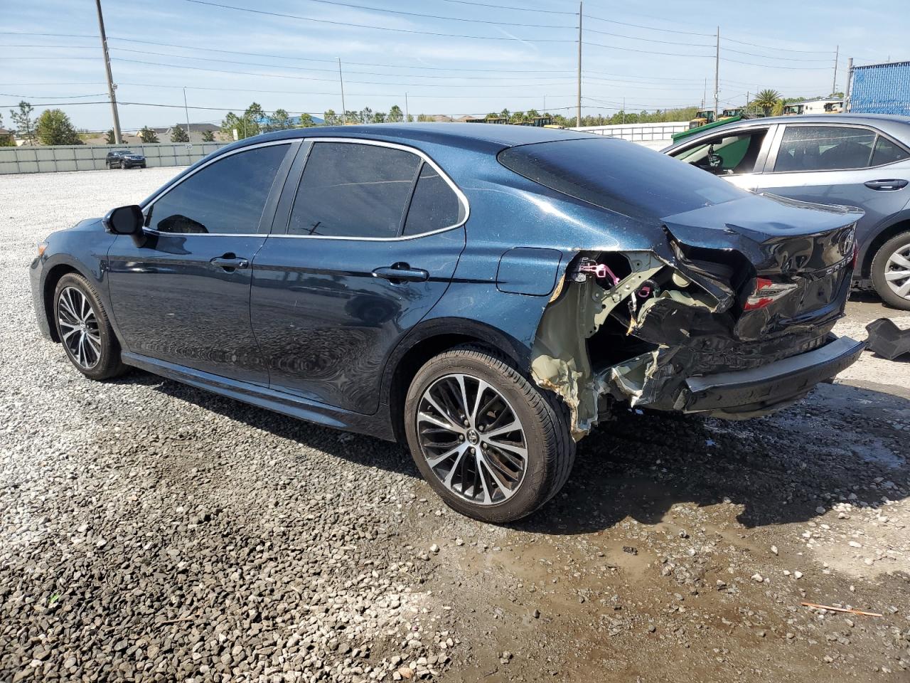 4T1B11HK6JU585352 TOYOTA CAMRY 2018