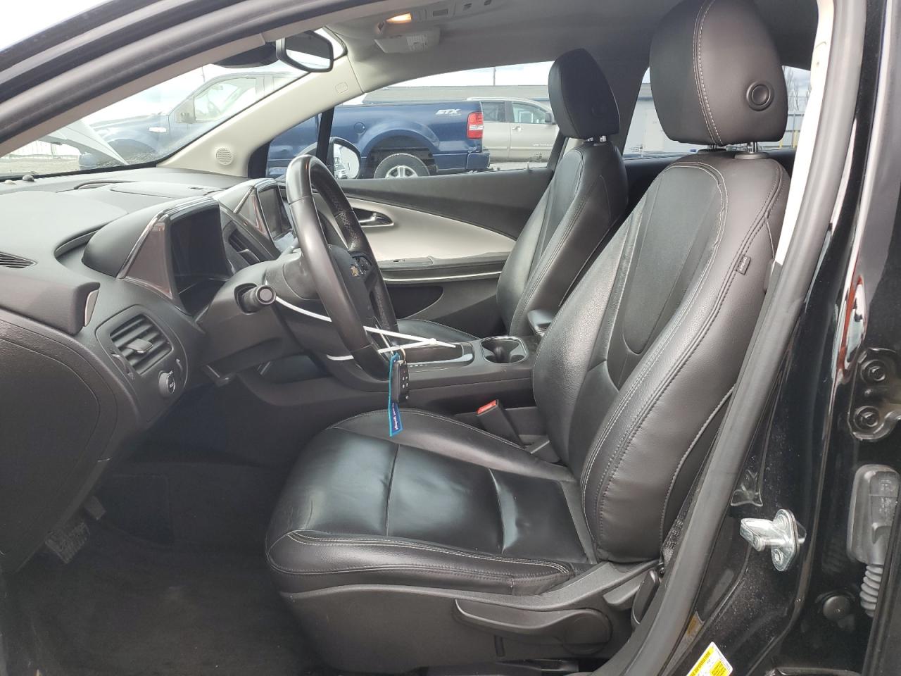 2013 Chevrolet Volt - Image 7