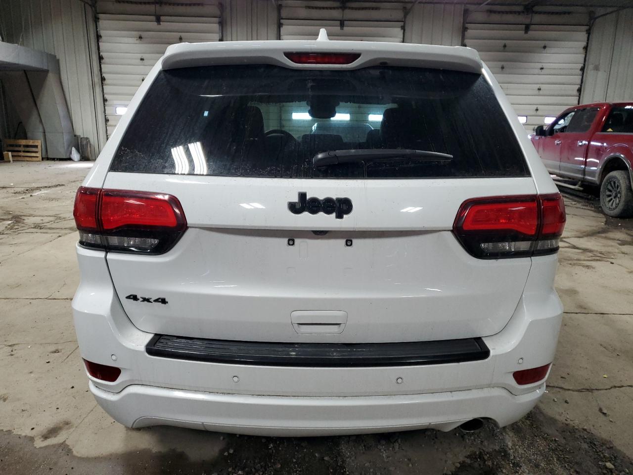 2017 Jeep Grand Cherokee - Image 6