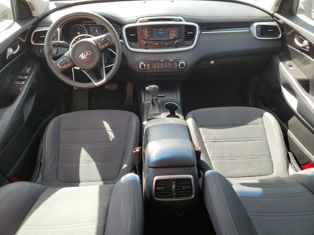 2017 Kia Sorento - Image 8