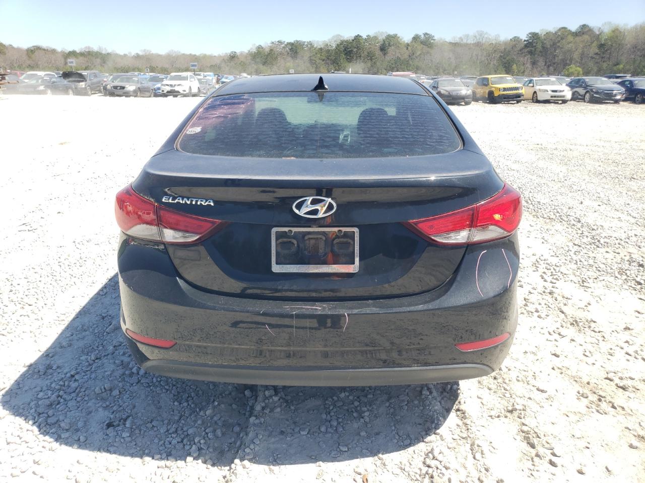 2015 Hyundai Elantra - Image 6