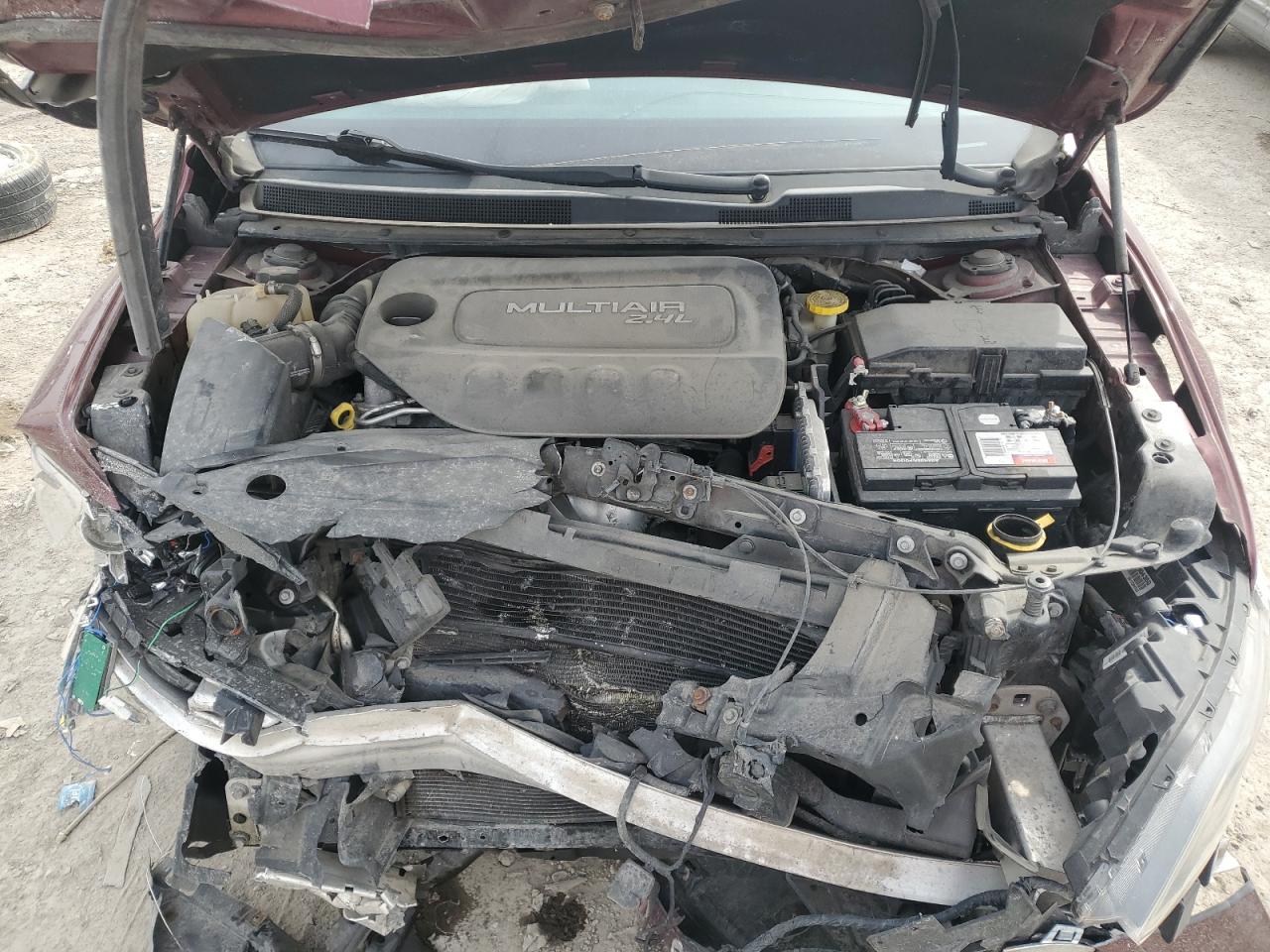 2015 Chrysler 200 - Image 12