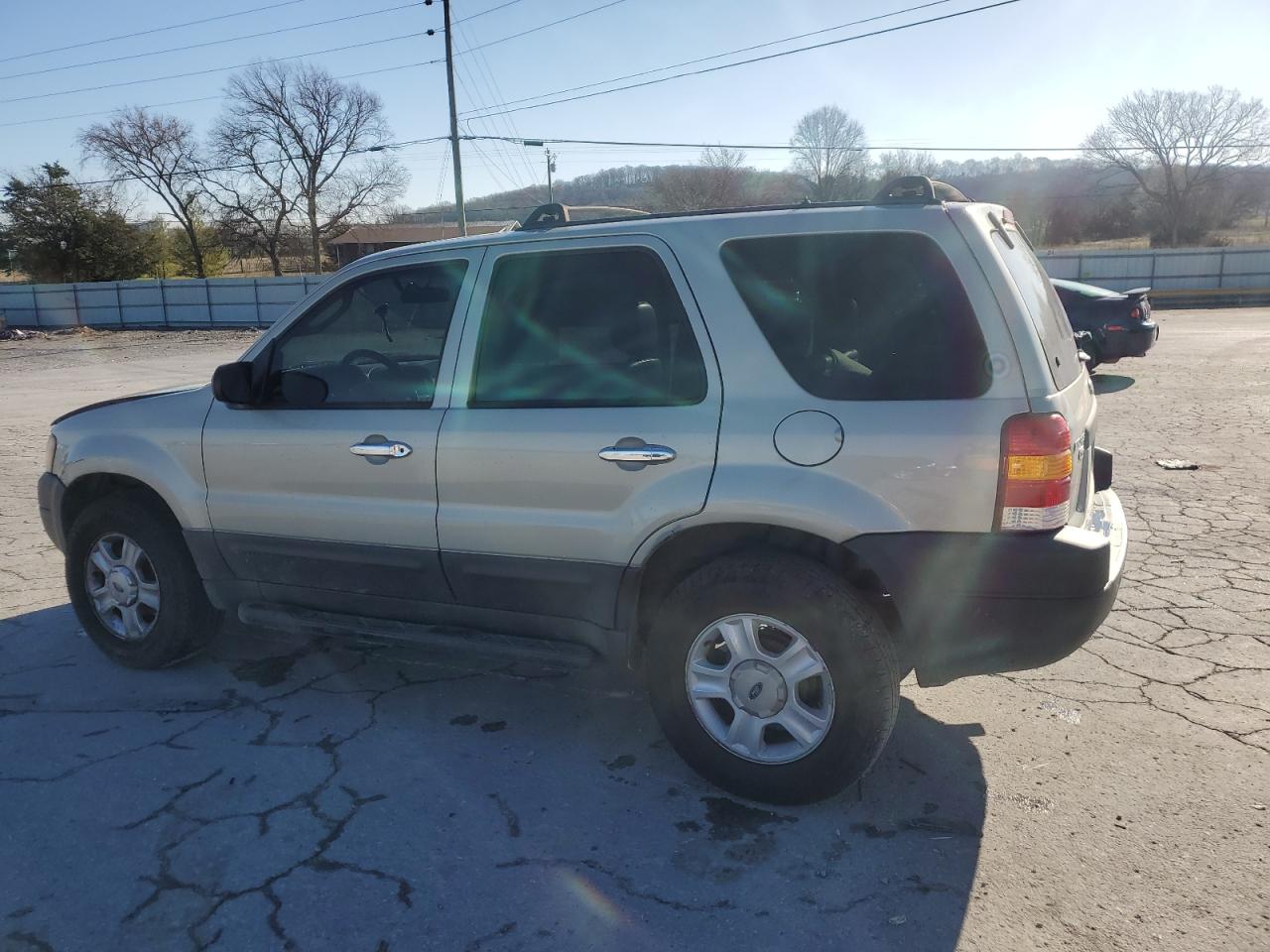 2003 Ford Escape - Image 2
