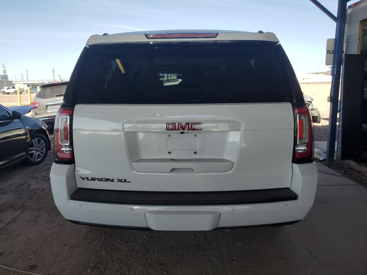 2017 GMC Yukon Xl K1500 Slt VIN: 1GKS2GKC0HR295342 Lot: 47842685