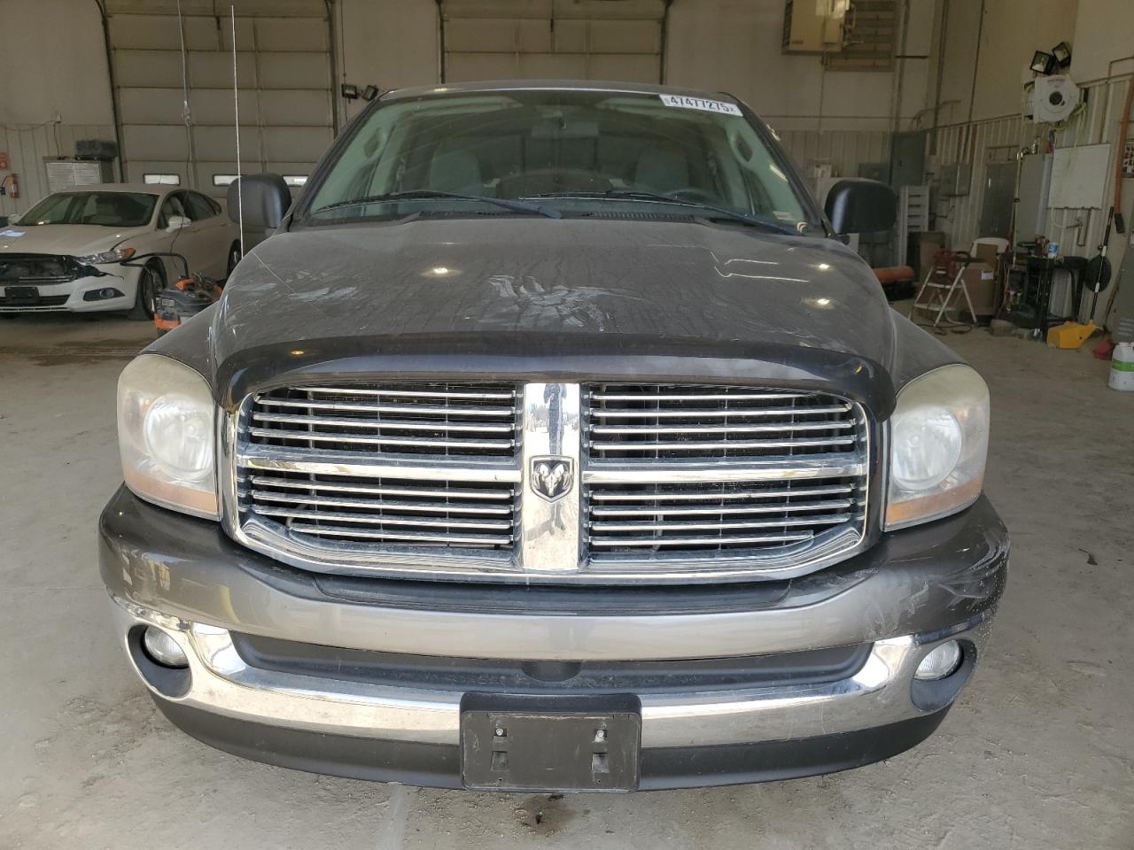2006 Dodge RAM - Image 5