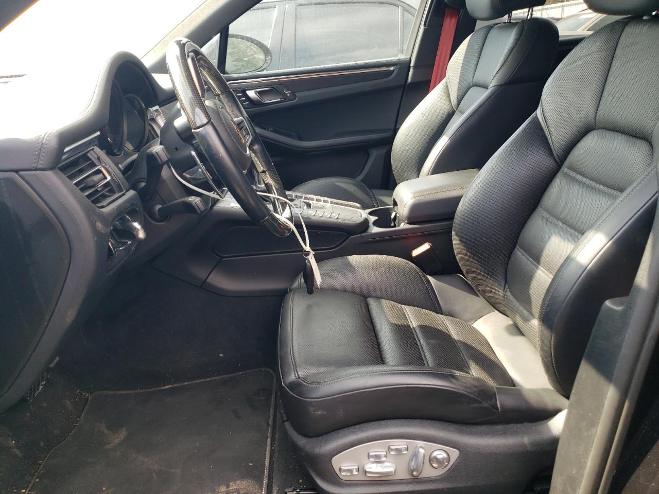 2020 Porsche Macan - Image 7
