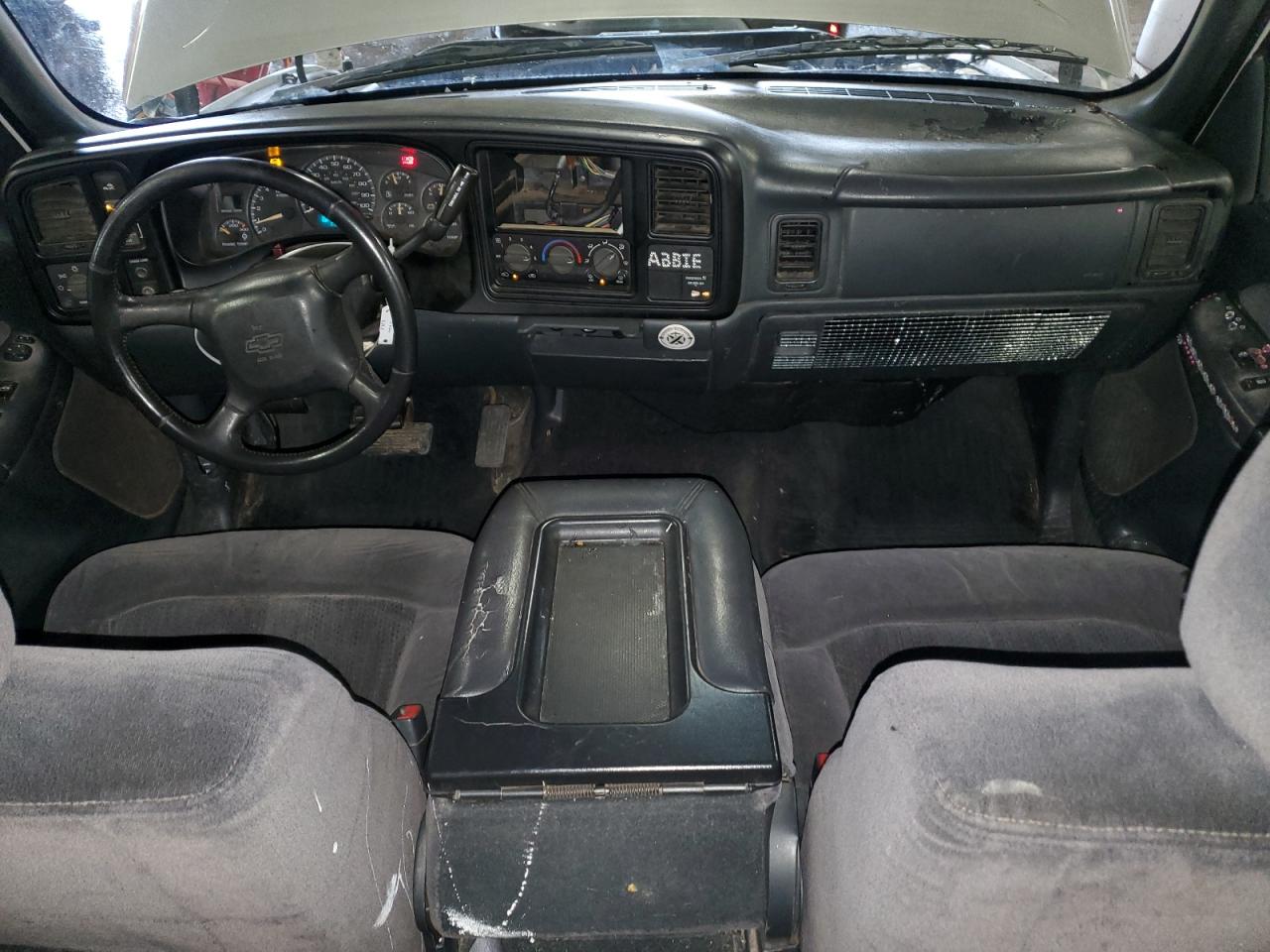 2002 Chevrolet Silverado - Image 8