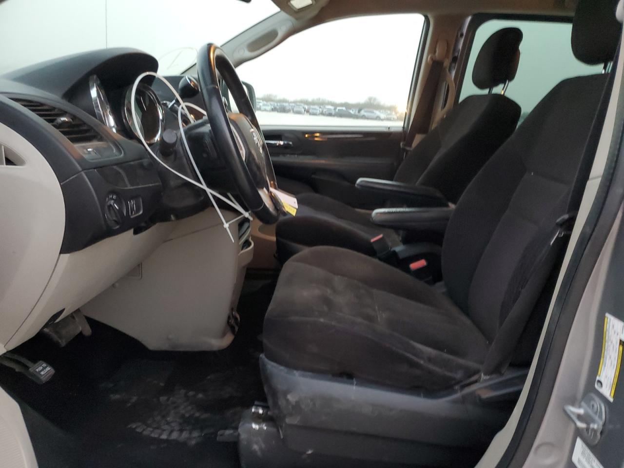 2014 Dodge Caravan - Image 7