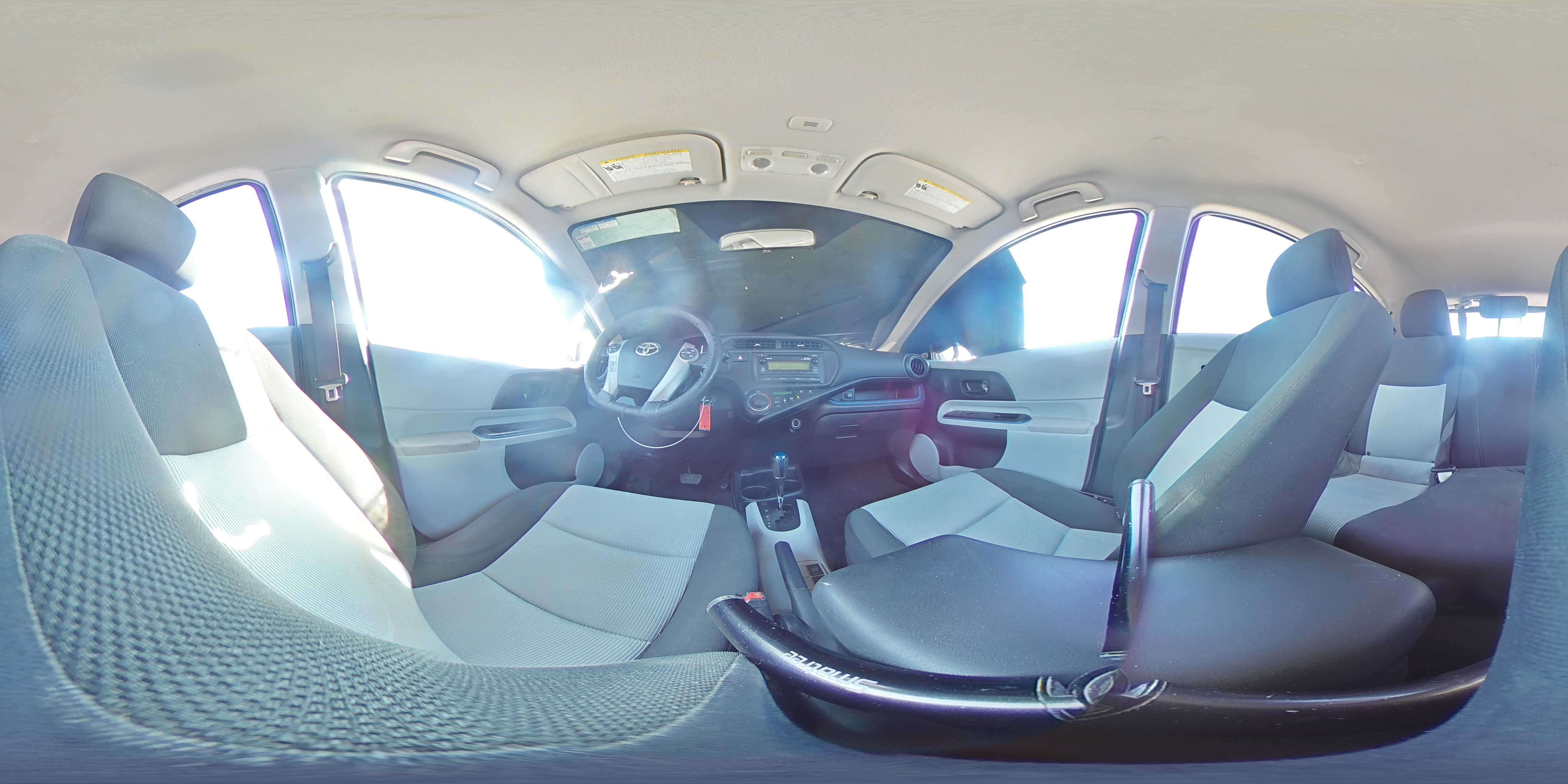 2013 Toyota Prius - Image 14