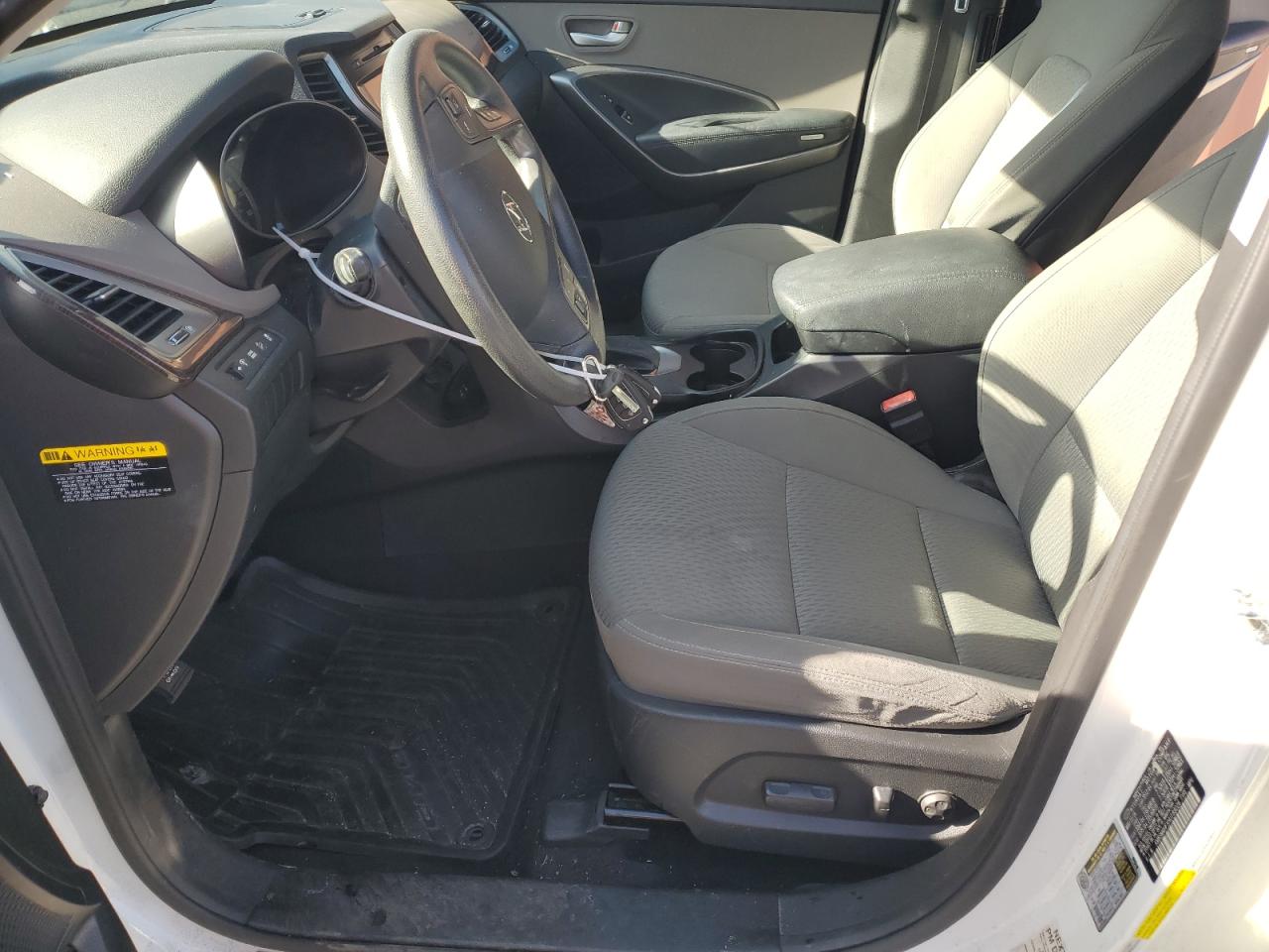 2017 Hyundai Santa Fe - Image 7