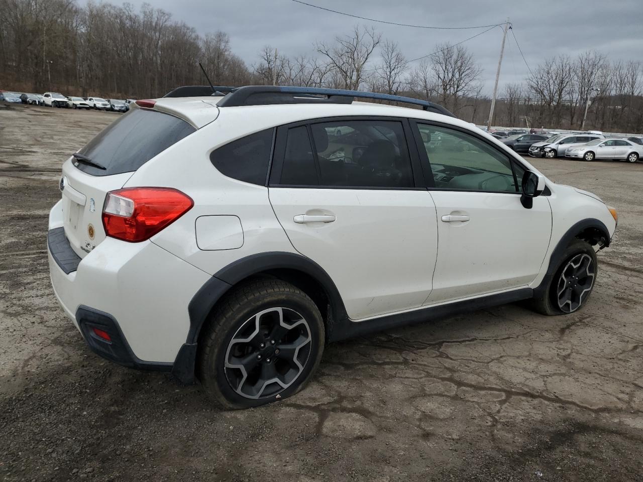 2014 Subaru XV - Image 3