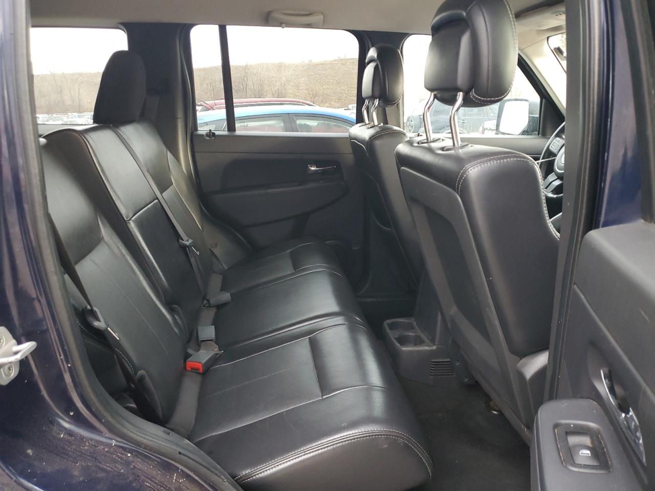2012 Jeep Liberty (North America) - Image 11