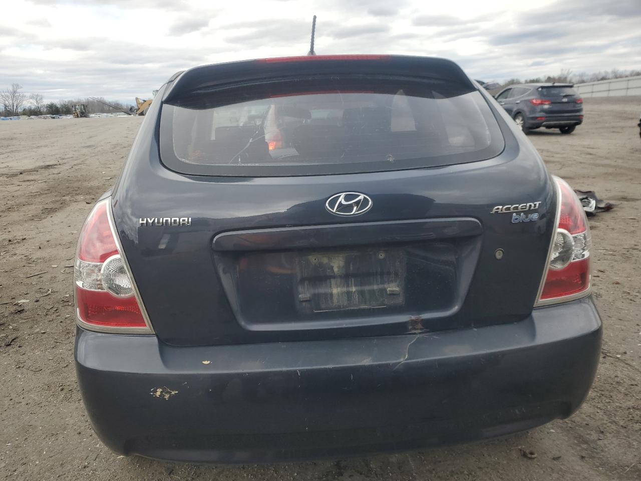 2010 Hyundai Accent - Image 6