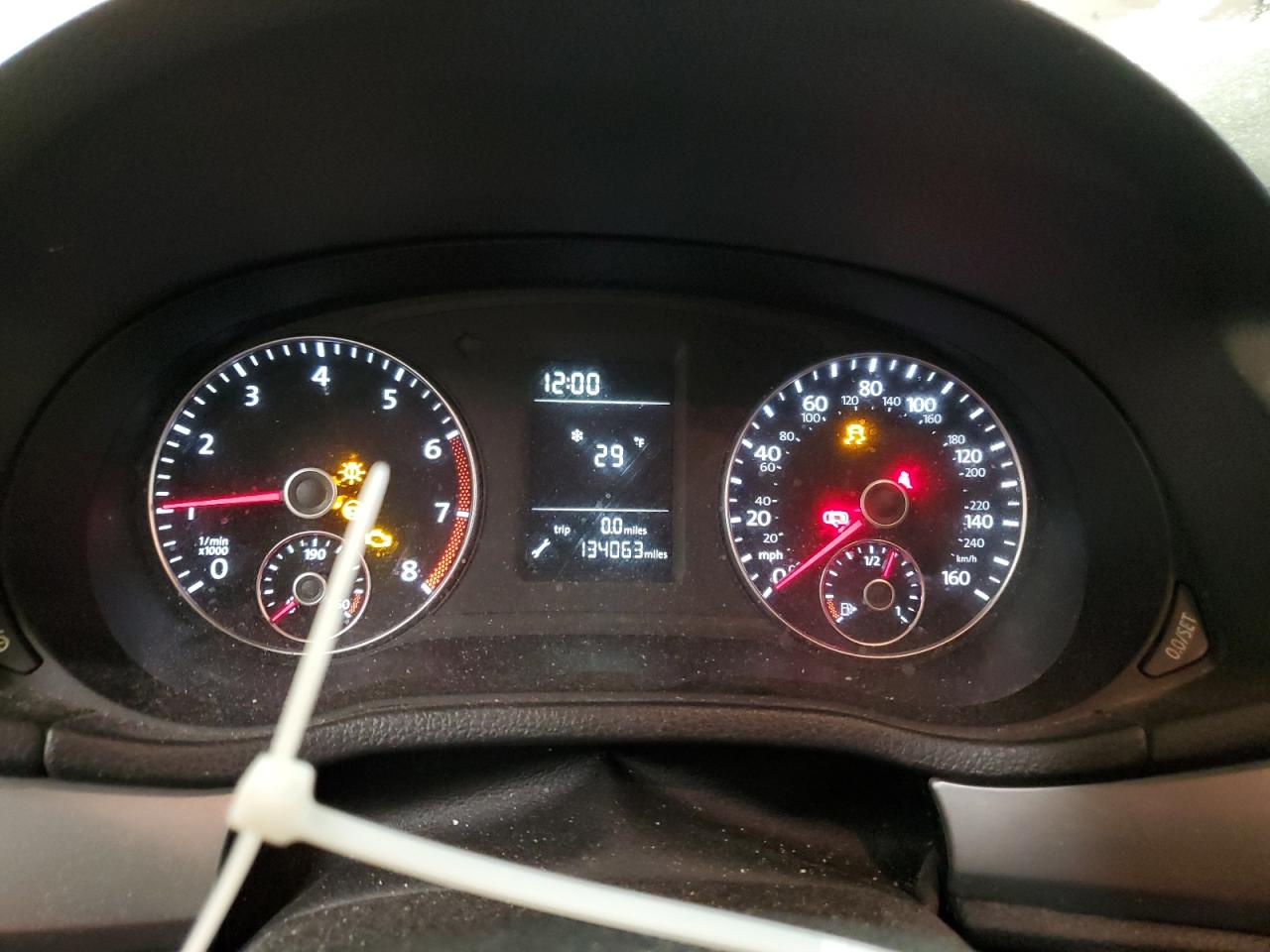 2014 Volkswagen Passat - Image 9