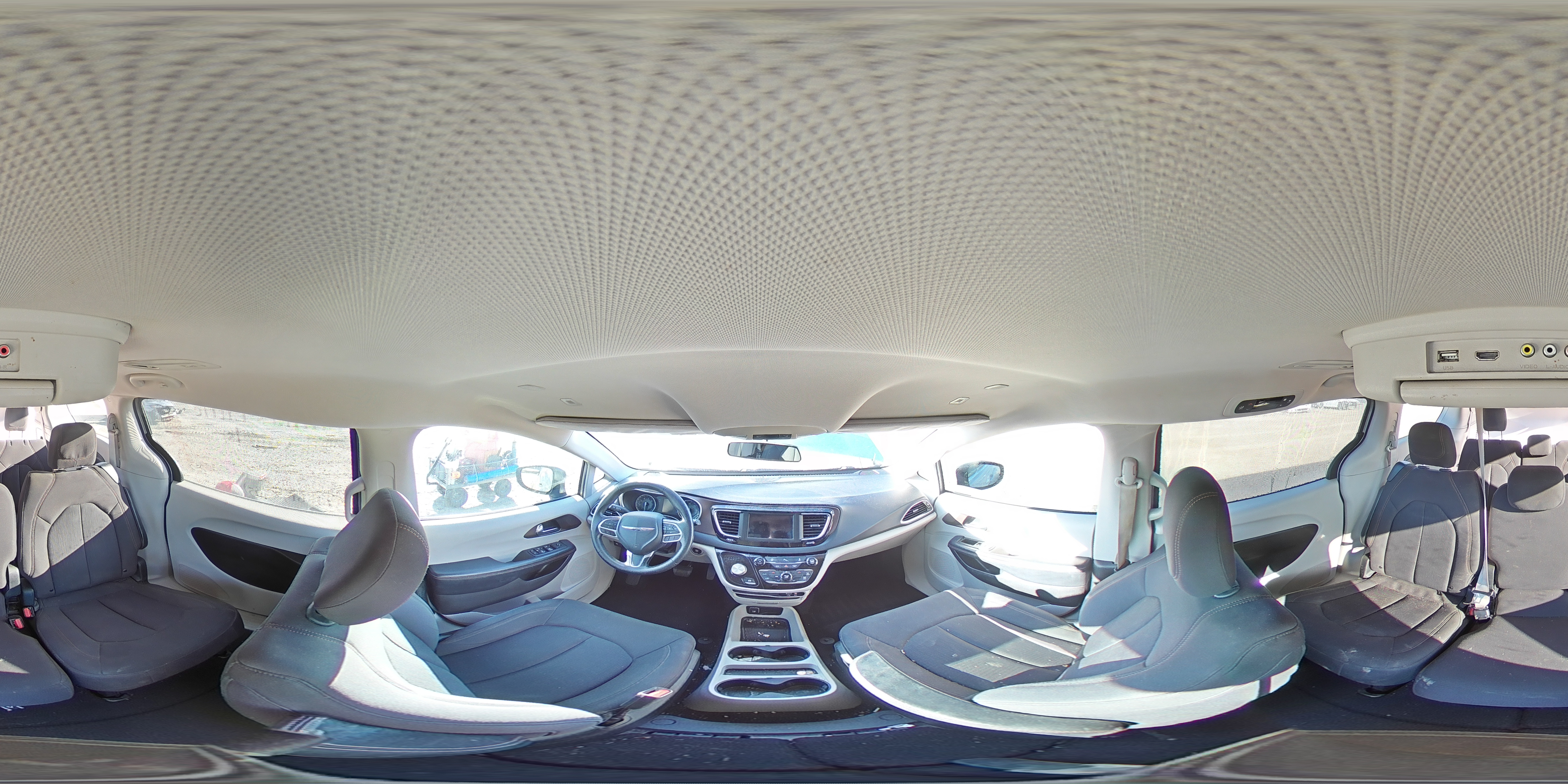 2019 Chrysler Pacifica - Image 14