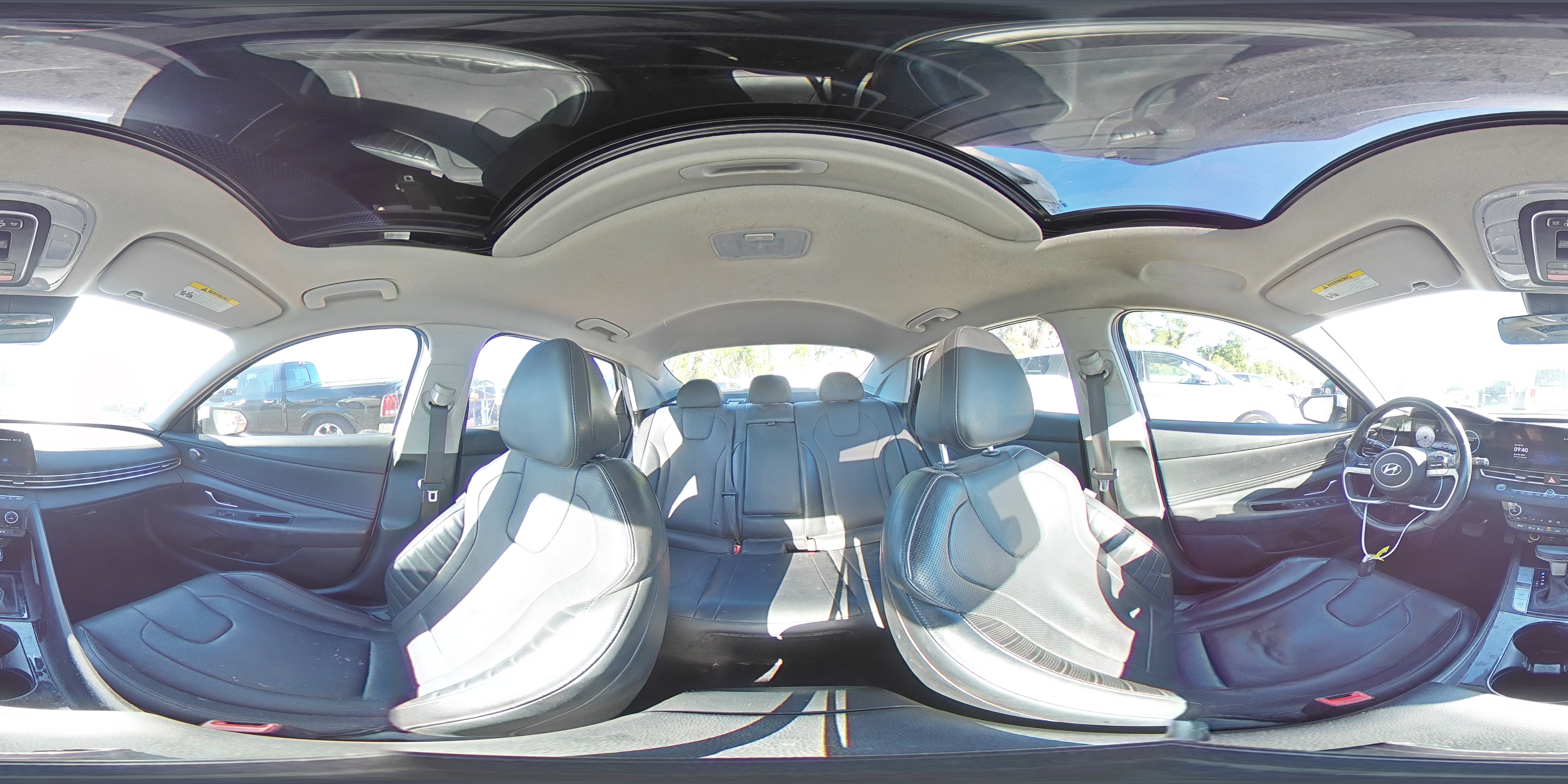 2023 Hyundai Elantra - Image 12