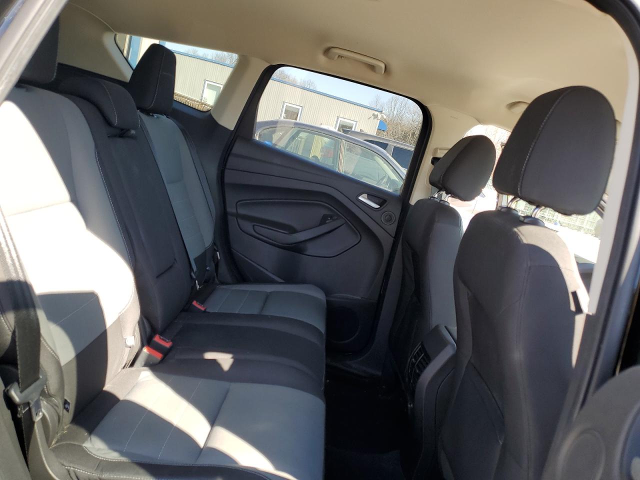 2016 Ford Escape - Image 11