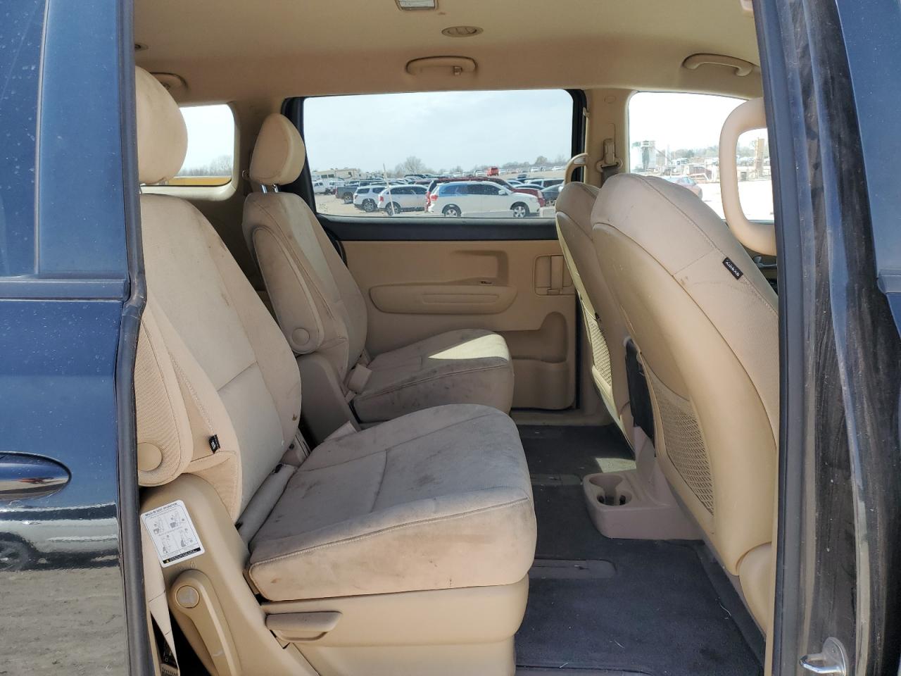 2015 Kia Sedona - Image 11