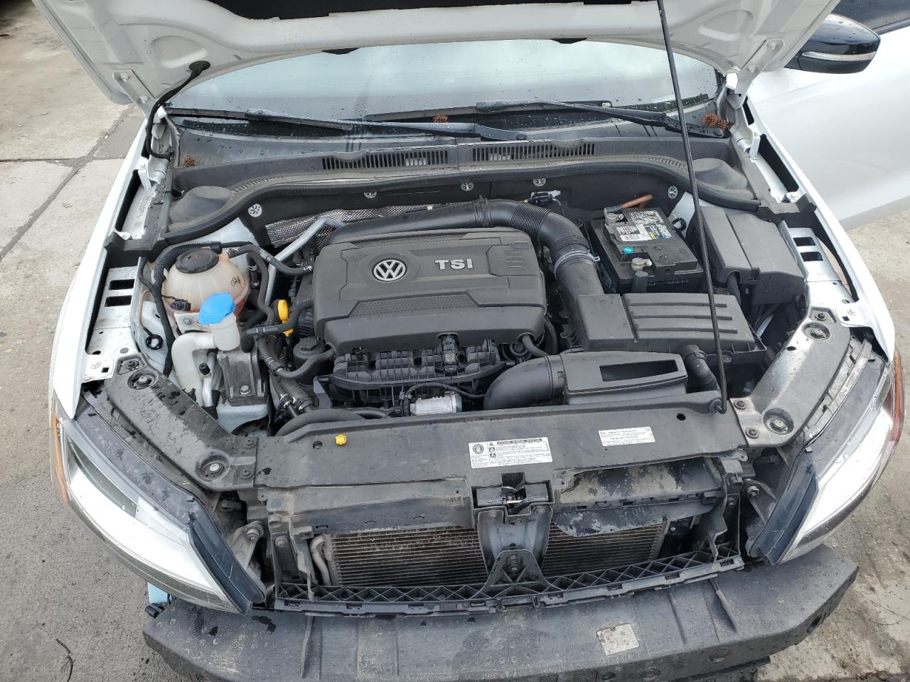 2018 Volkswagen Jetta - Image 11