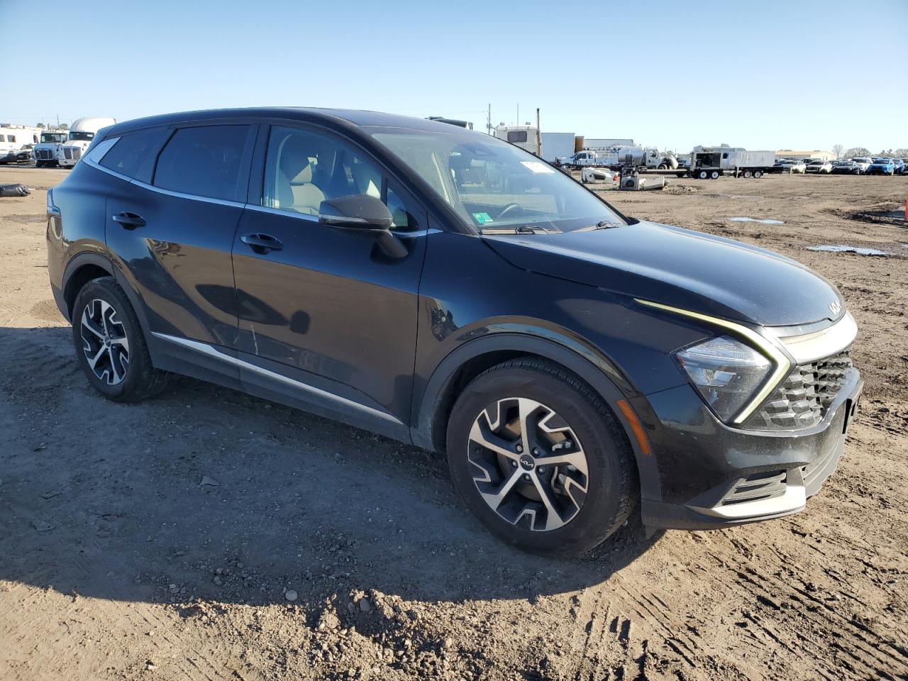 2023 Kia Sportage - Image 4