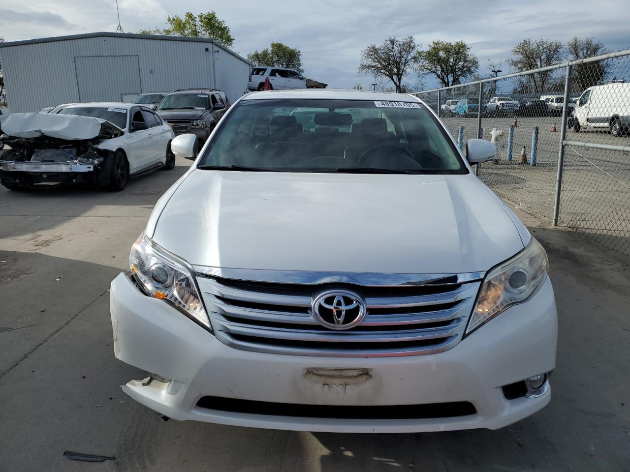 2012 Toyota Avalon - Image 5