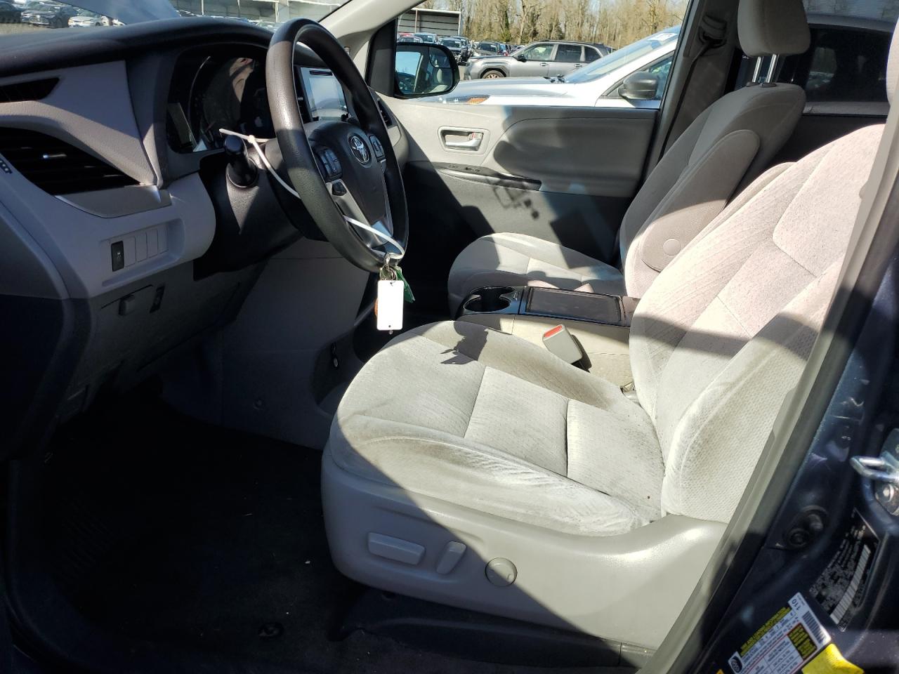 2015 Toyota Sienna - Image 7