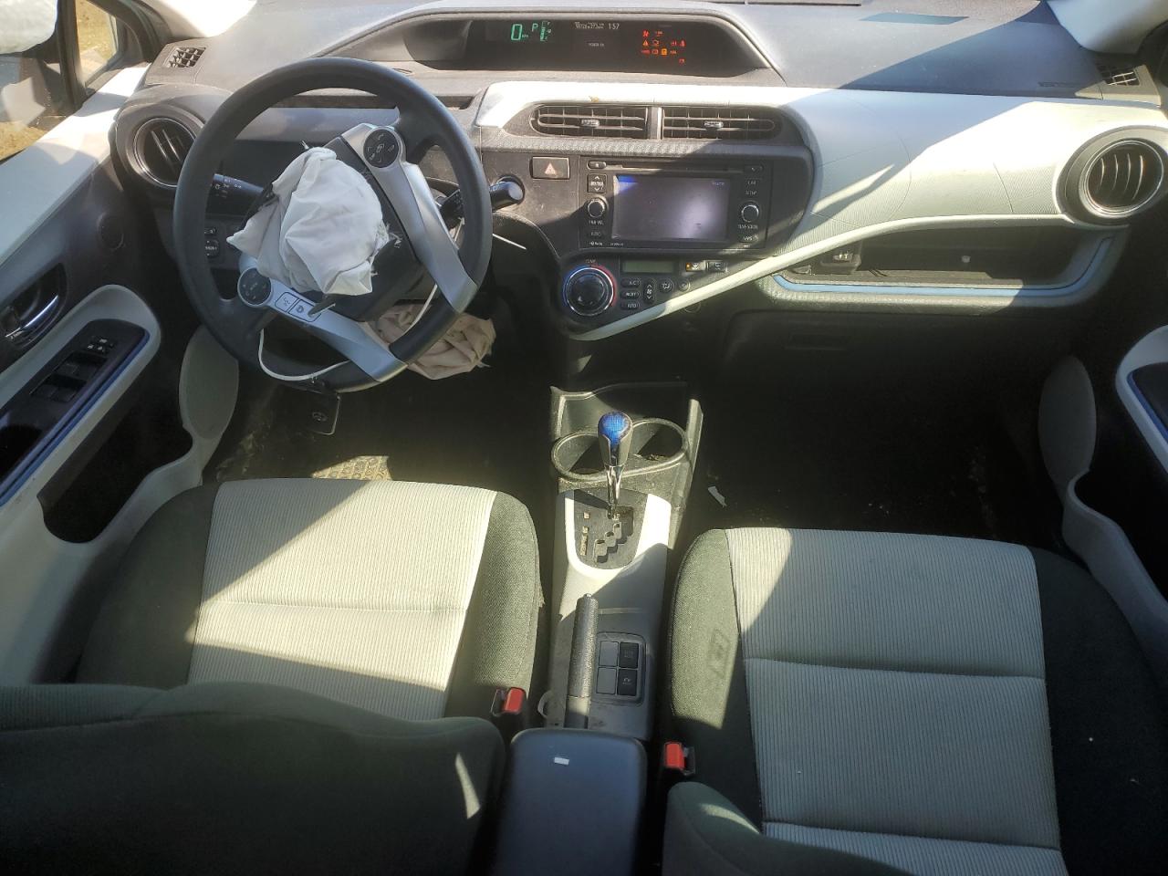 2012 Toyota Prius - Image 8