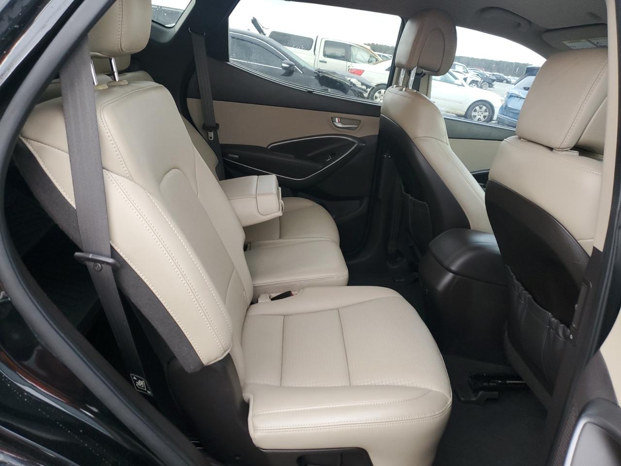 2014 Hyundai Santa Fe - Image 11