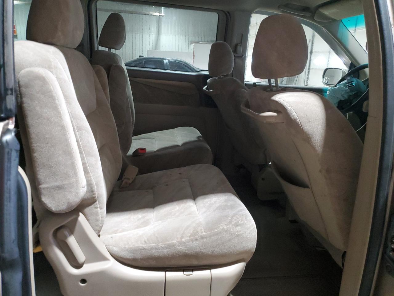 2004 Honda Odyssey - Image 11