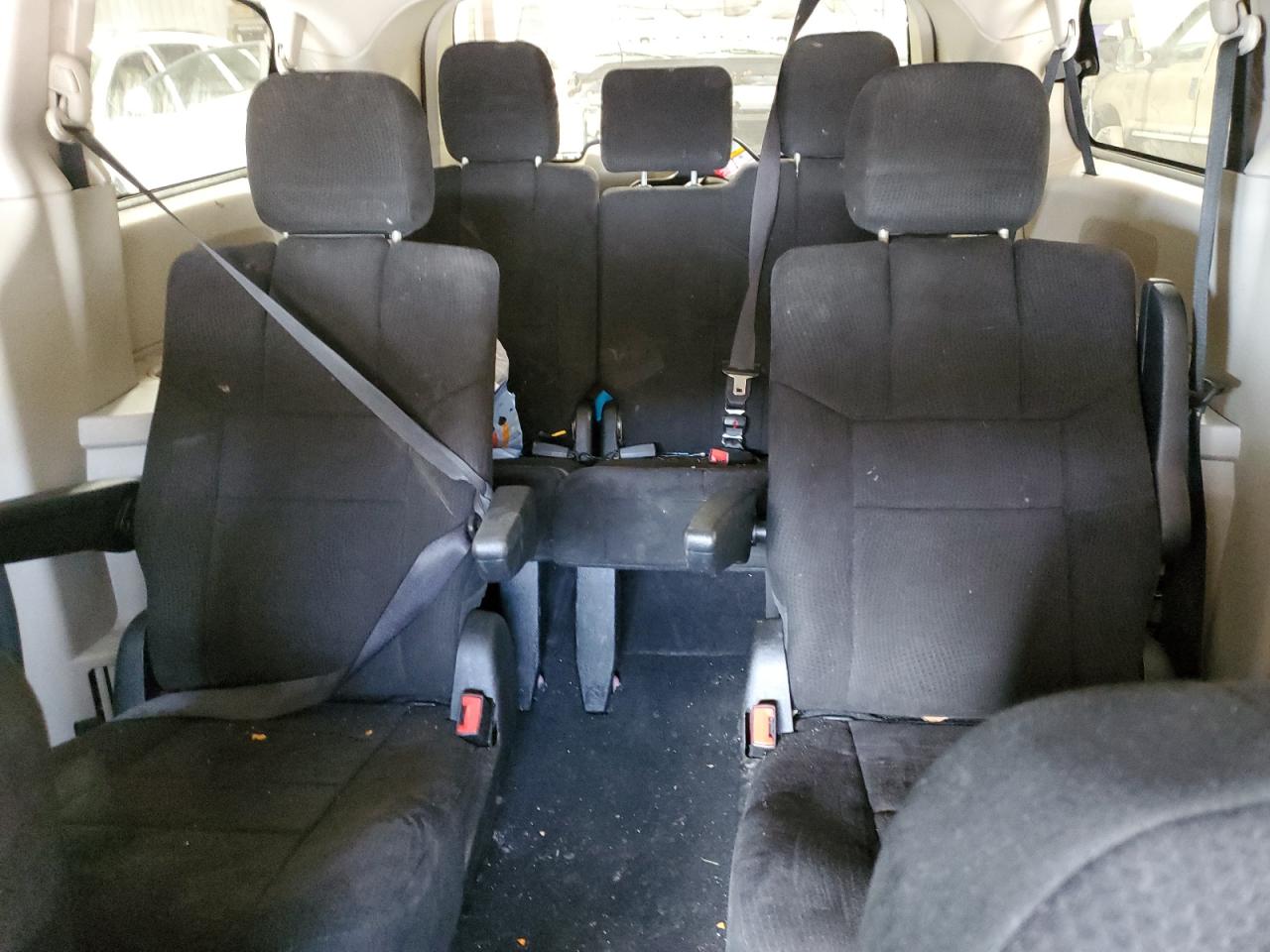 2011 Dodge Caravan - Image 10