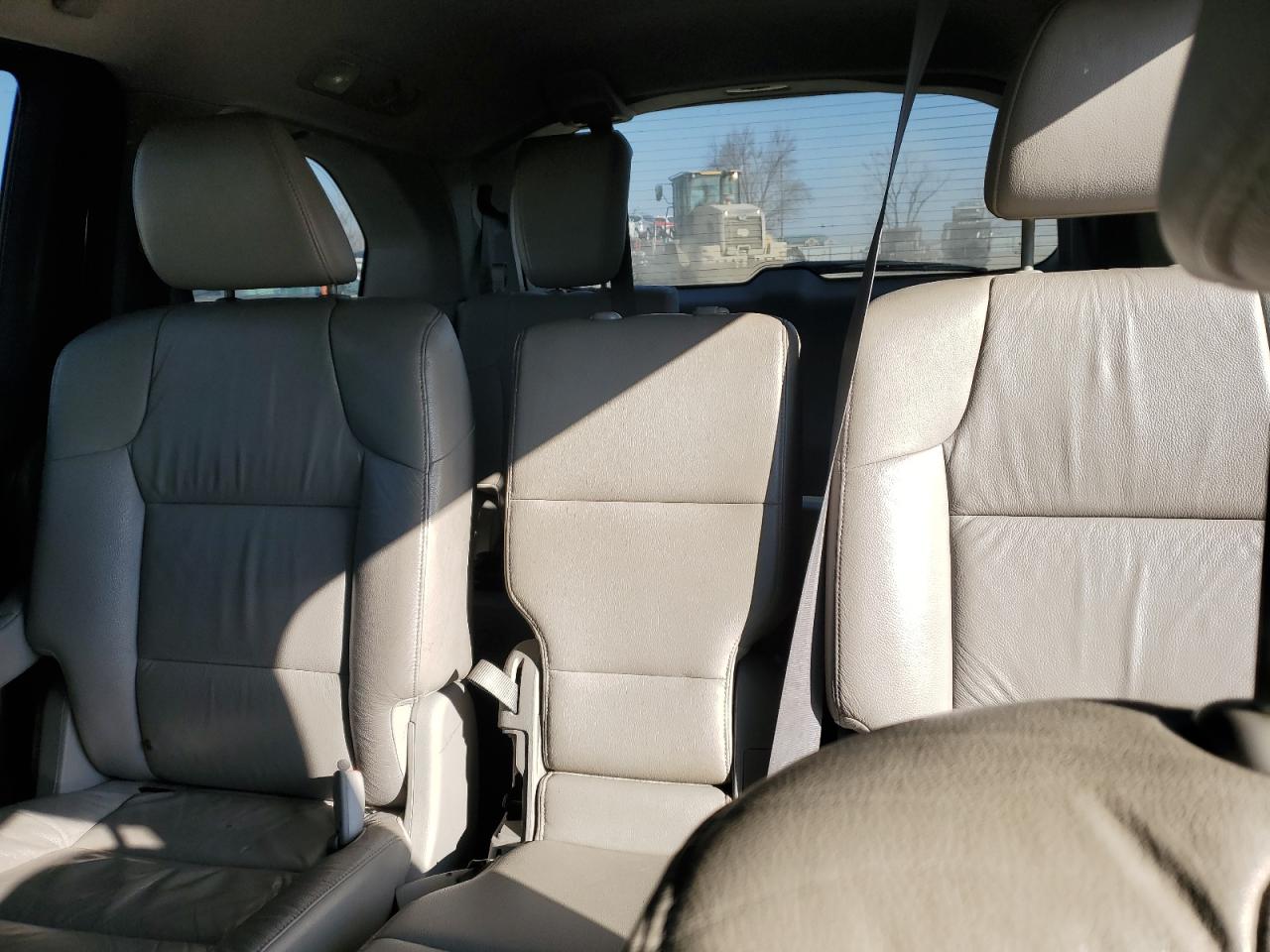 2011 Honda Odyssey - Image 10
