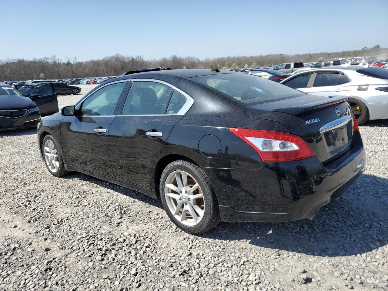 2010 Nissan Maxima - Image 2