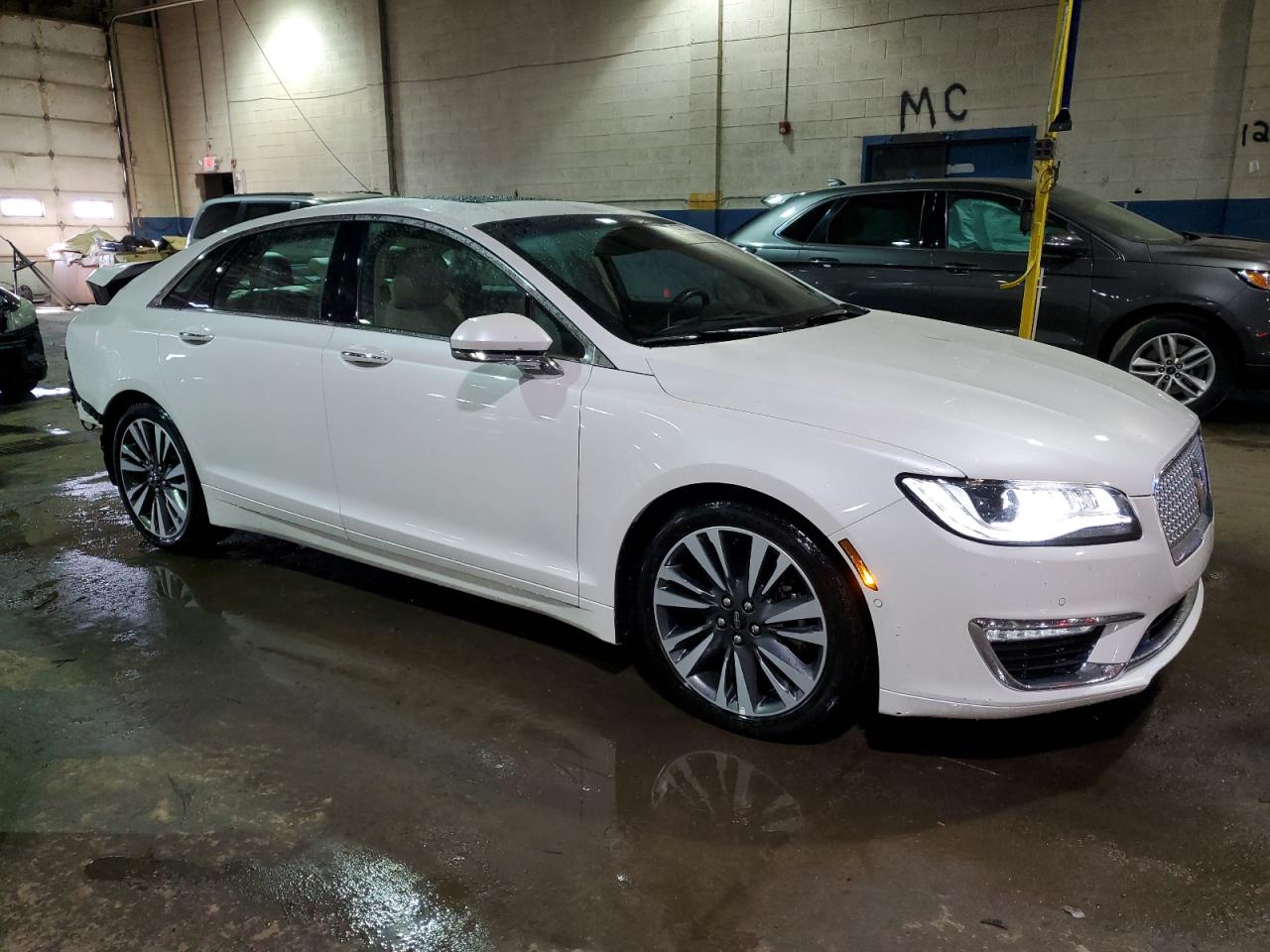 2019 Lincoln MKZ - Image 4