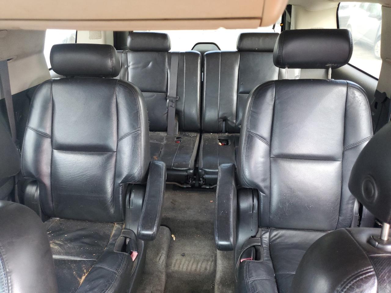 2008 Cadillac Escalade - Image 10