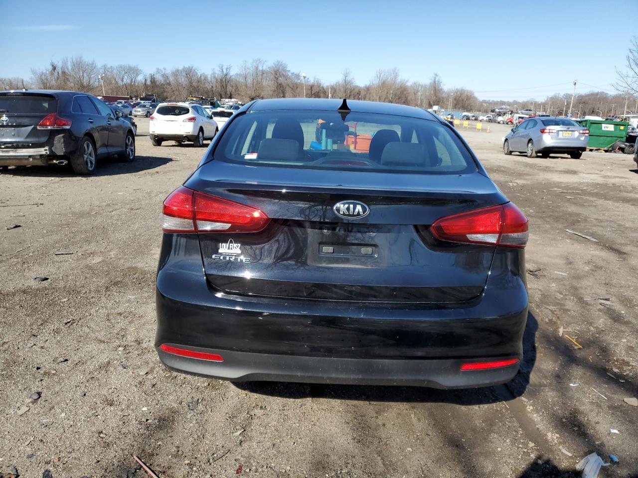 2017 Kia Forte - Image 6