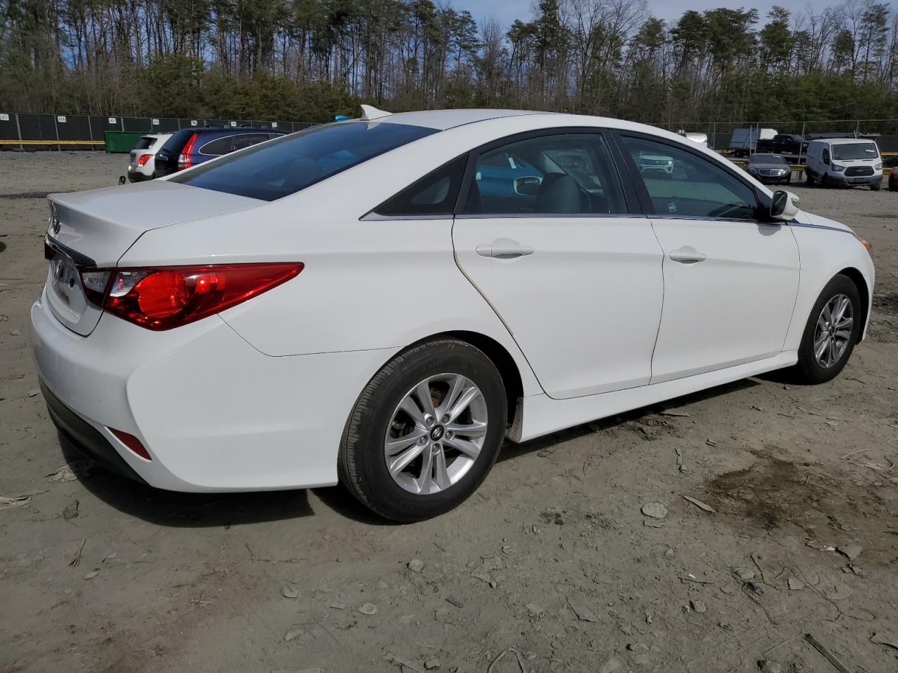 2014 Hyundai Sonata - Image 3