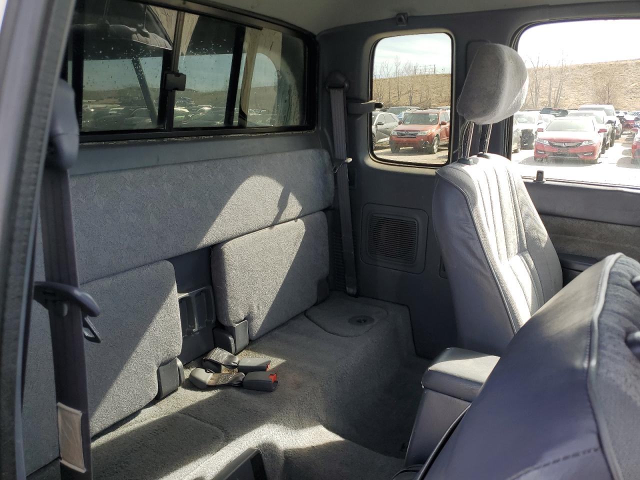 2000 Toyota Tacoma - Image 10
