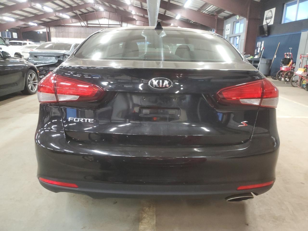 2017 Kia Forte - Image 6