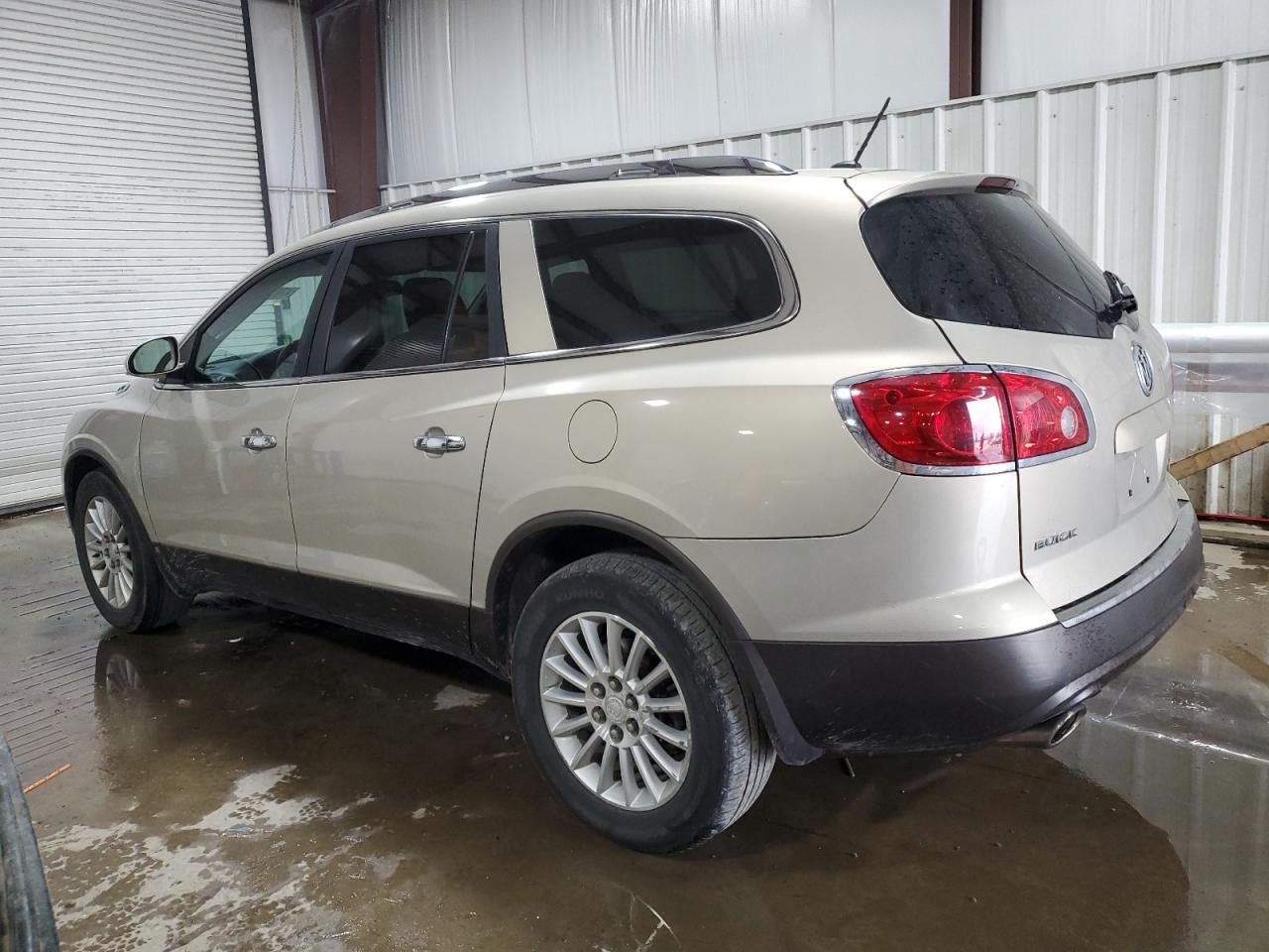 2010 Buick Enclave - Image 2