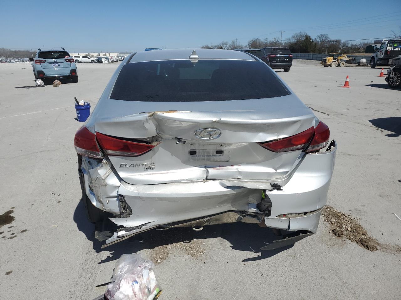 2017 Hyundai Elantra - Image 6