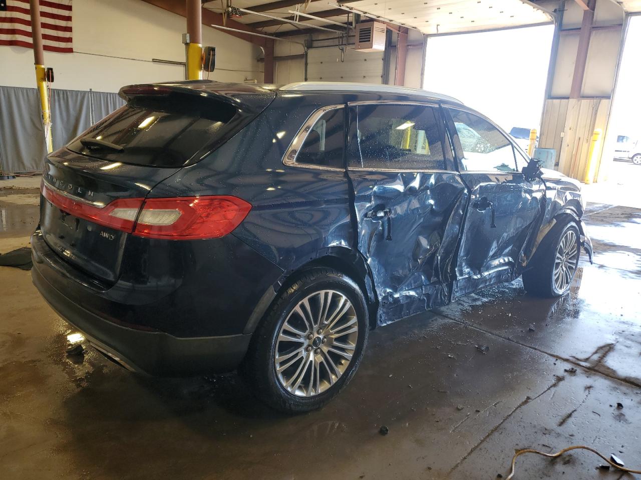 2017 Lincoln MKX - Image 3