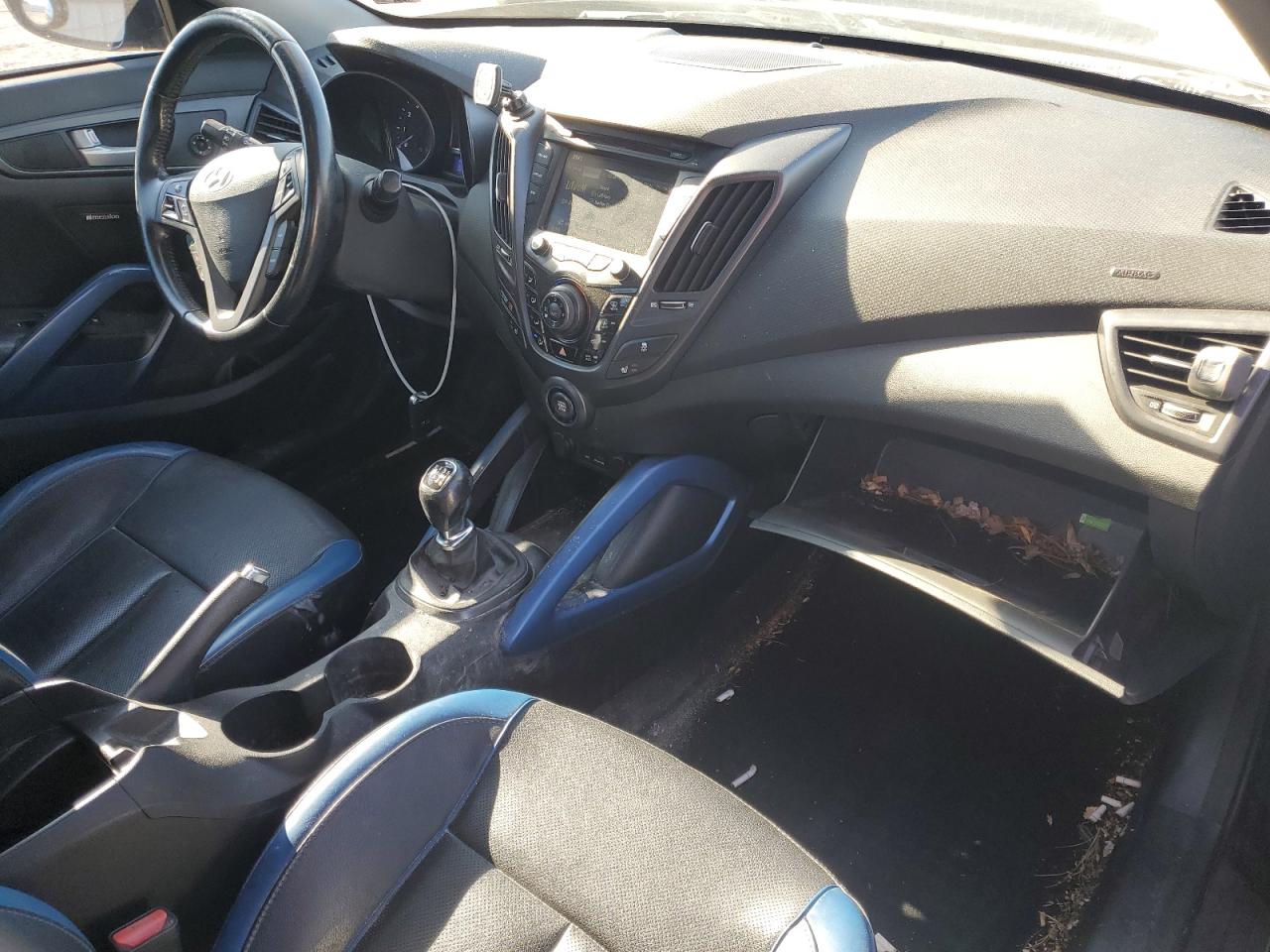 2013 Hyundai Veloster - Image 8