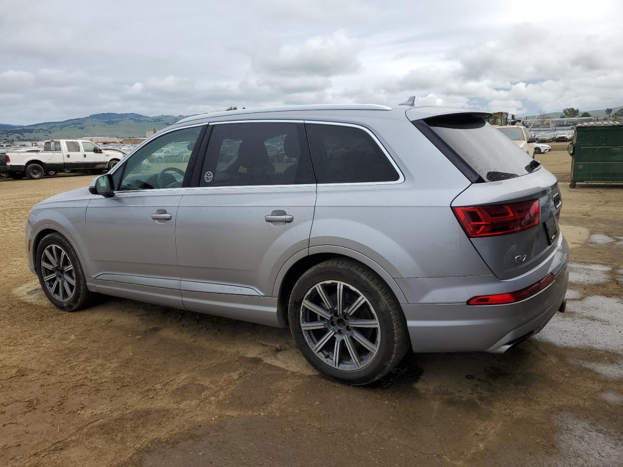 2017 Audi Q7 - Image 2