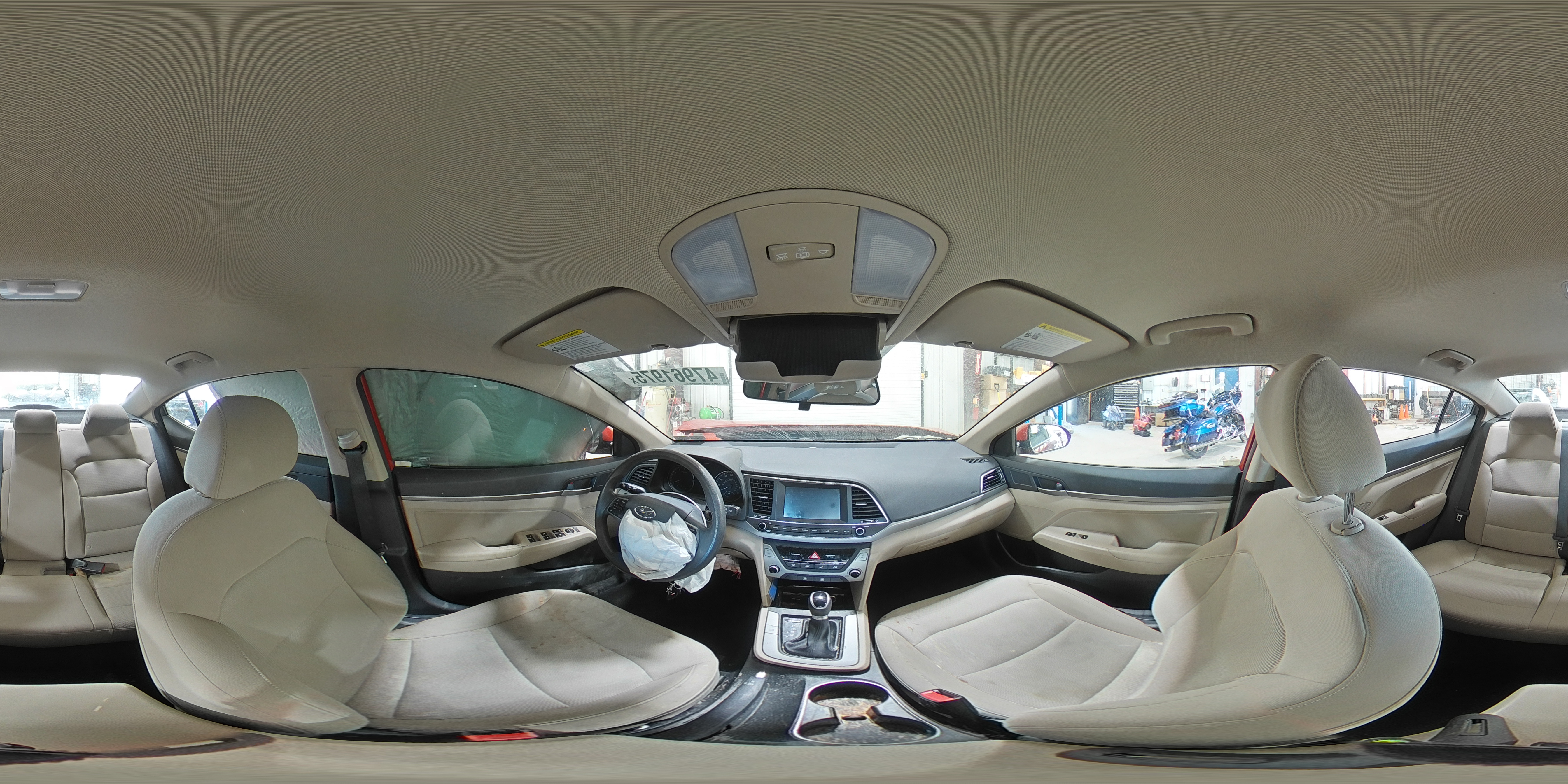 2018 Hyundai Elantra - Image 15